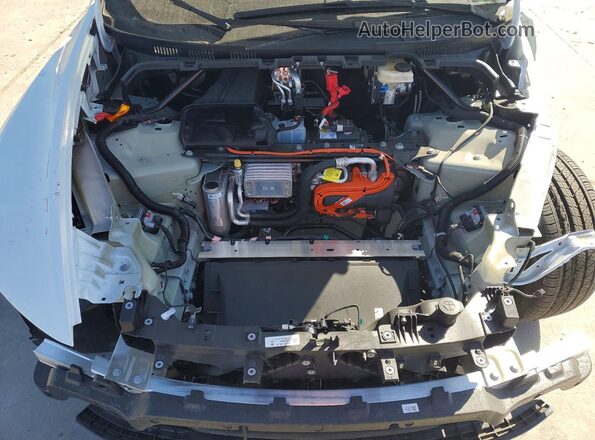 7SAYGDED4TF432097 2026 TESLA MODEL White Widok wnętrza z tyłu