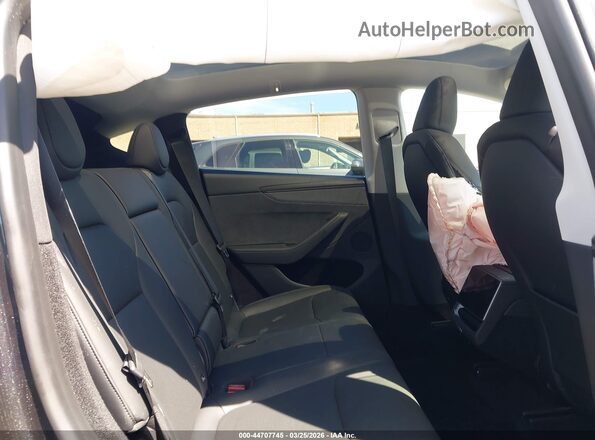 7SAYGDED5TF387848 2026 TESLA MODEL Y Gray Widok naklejki z numerem VIN