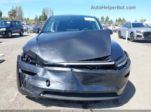 7SAYGDED5TF387848 2026 TESLA MODEL Y Gray Widok deski rozdzielczej
