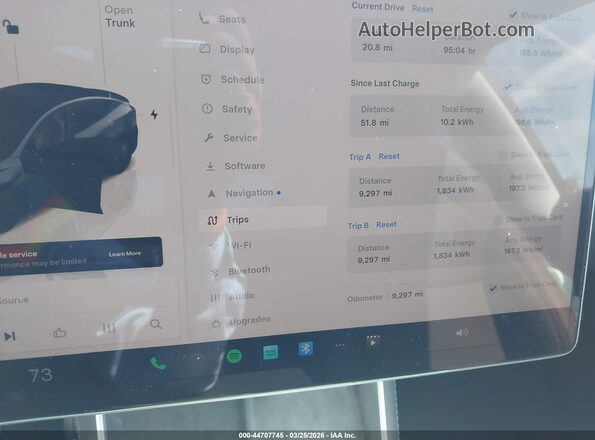 7SAYGDED5TF387848 2026 TESLA MODEL Y Gray Widok tylnych siedzeń