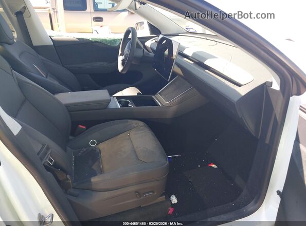 7SAYGDED6TA493013 2026 TESLA MODEL Y Белый Вид салона спереди