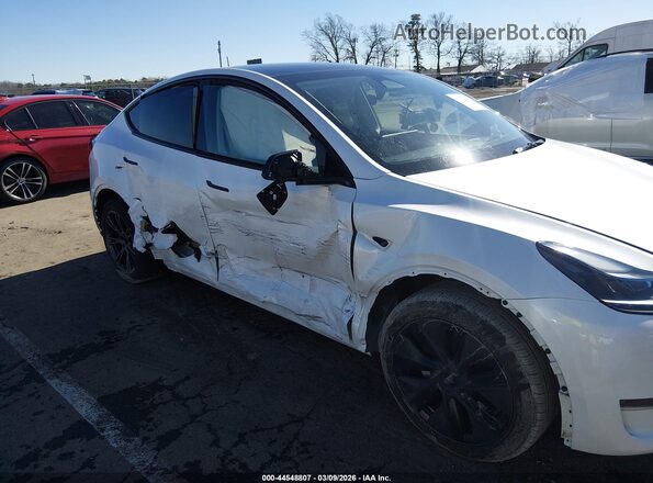 7SAYGDED9RF133651 2024 TESLA MODEL Y White Vista frontal