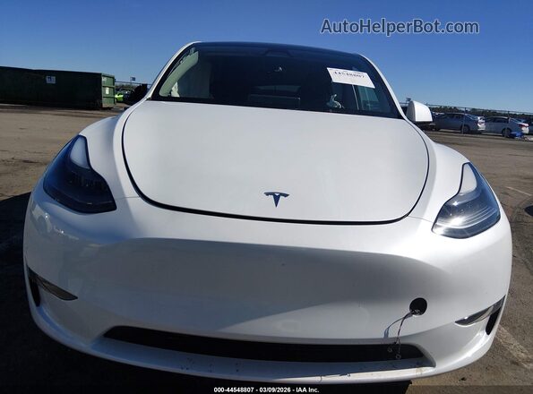 7SAYGDED9RF133651 2024 TESLA MODEL Y White Vista del cuadro de instrumentos