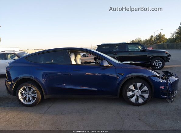 7SAYGDEE0RF068391 2024 TESLA MODEL Y Blue უკანა სალონის ხედი