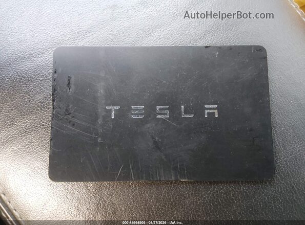7SAYGDEE0RF068391 2024 TESLA MODEL Y Blue წინა პანელის ხედი