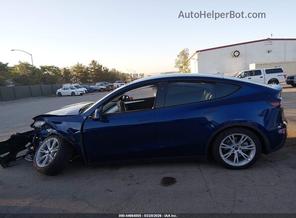 7SAYGDEE0RF068391 2024 TESLA MODEL Y Blue სალონის 360-გრადუსიანი ხედი