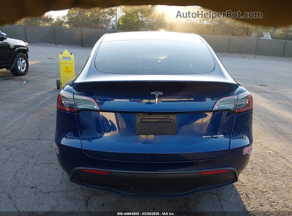 7SAYGDEE0RF068391 2024 TESLA MODEL Y Blue 