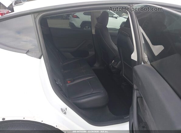 7SAYGDEE1PF780633 2023 TESLA MODEL Y White VIN կոդի պիտակի տեսք