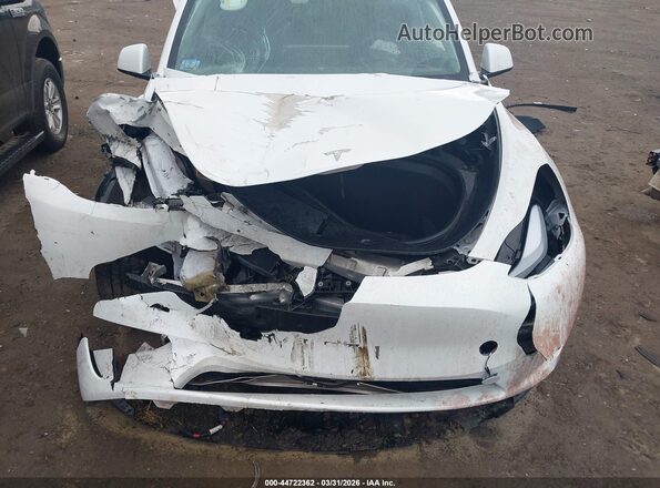 7SAYGDEE2RF152521 2024 TESLA MODEL Y White Սալոնի հետևի տեսք