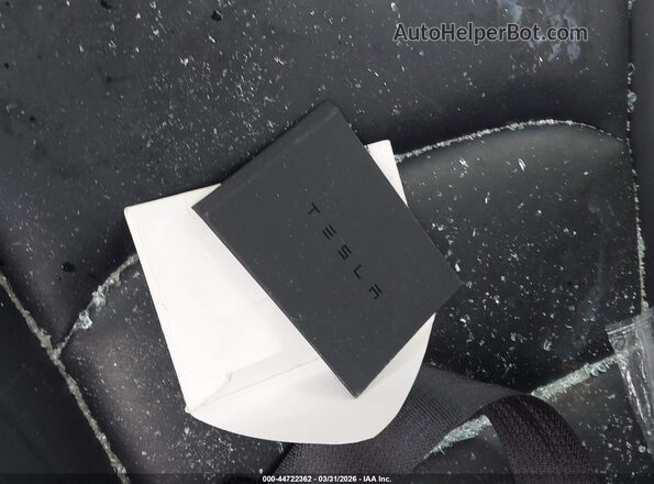 7SAYGDEE2RF152521 2024 TESLA MODEL Y White Առջևի վահանակի տեսք