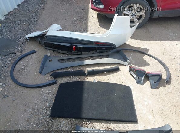 7SAYGDEE3PF706419 2023 TESLA MODEL Y White Widok zestawu wskaźników