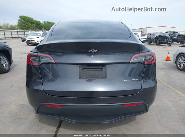 7SAYGDEE3RA229264 2024 TESLA MODEL Y Gray 