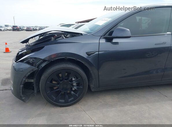 7SAYGDEE3RA229264 2024 TESLA MODEL Y Gray 