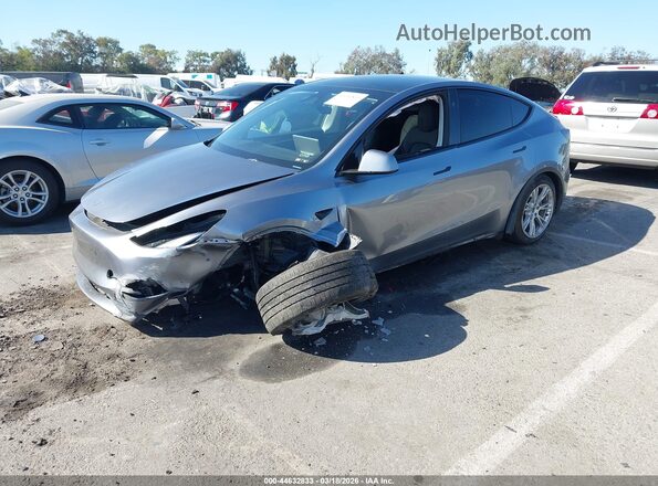 7SAYGDEE3RA291117 2024 TESLA MODEL Y Серебряный Передняя левая четверть