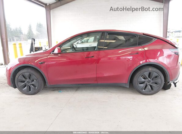 7SAYGDEE3SA340743 2025 TESLA MODEL Y Красный Вид задней части салона