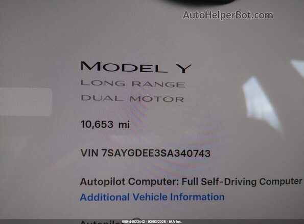 7SAYGDEE3SA340743 2025 TESLA MODEL Y Красный Панорамный вид салона 360°