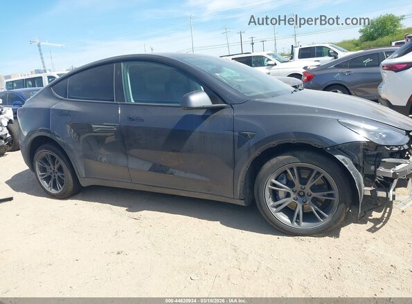 7SAYGDEE3SA356165 2025 TESLA MODEL Y Gray Vista interior de 360 grados