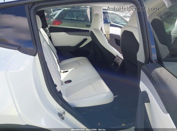 7SAYGDEE4TA461752 2026 TESLA MODEL Y White 
