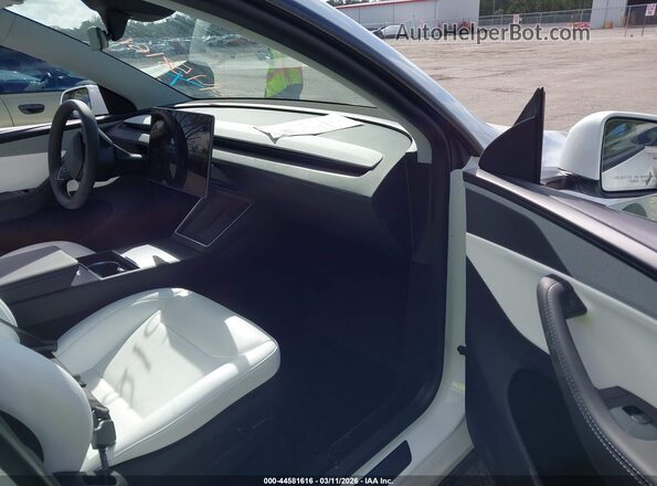 7SAYGDEE4TA461752 2026 TESLA MODEL Y White 