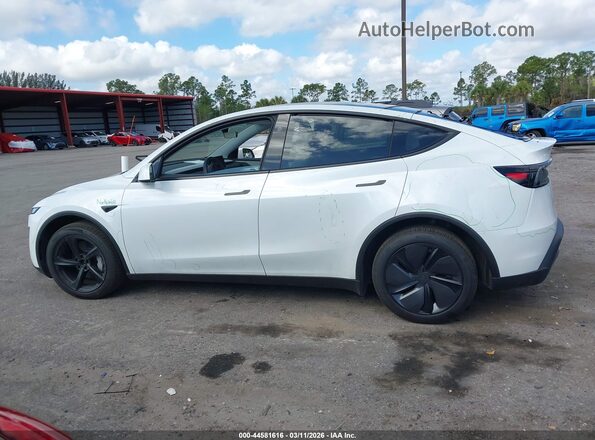 7SAYGDEE4TA461752 2026 TESLA MODEL Y White 