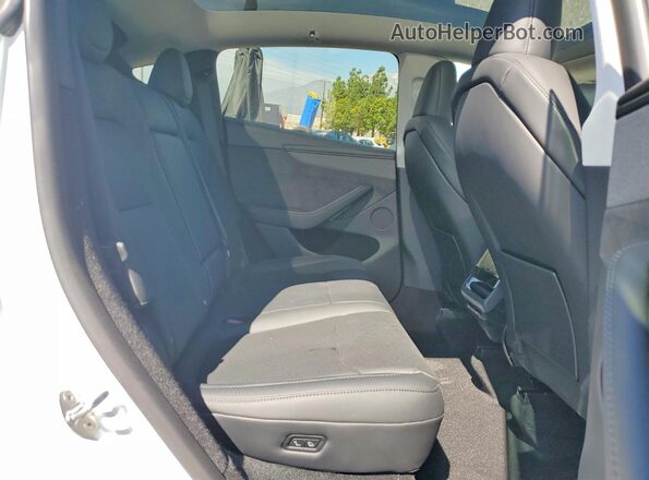 7SAYGDEE4TF526263 2026 TESLA MODEL White Вид задніх сидінь