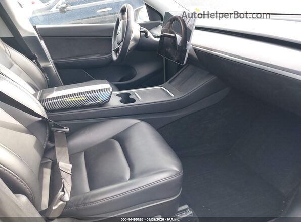 7SAYGDEE5NF310750 2022 TESLA MODEL Y Белый Вид салона спереди
