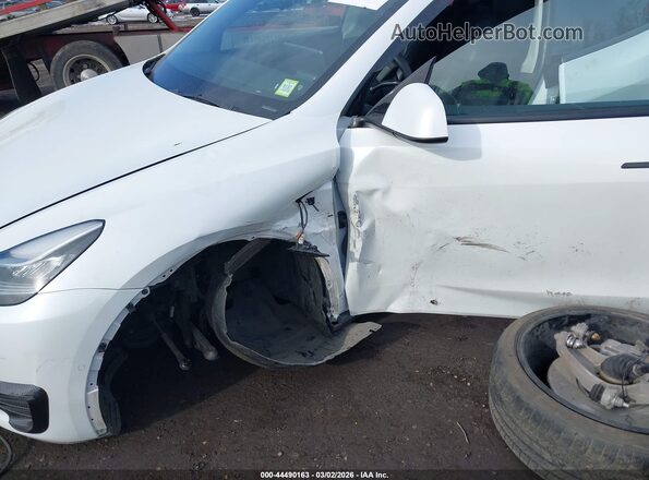 7SAYGDEE5NF310750 2022 TESLA MODEL Y Белый Вид спереди