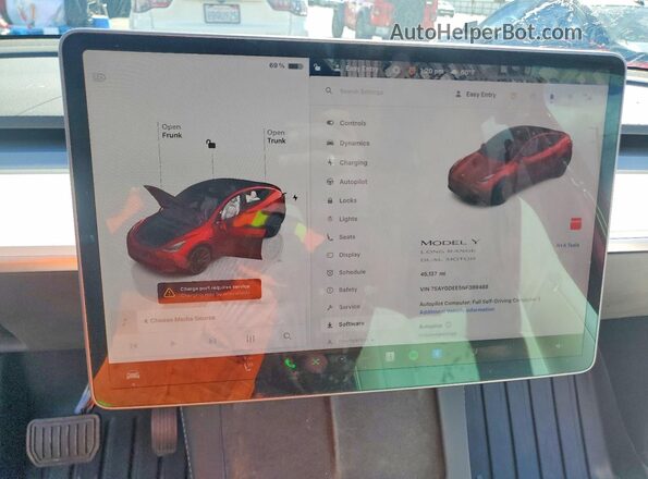 7SAYGDEE5NF369488 2022 TESLA MODEL Red Սարքավորումների վահանակի տեսք