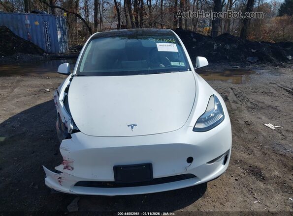 7SAYGDEE5NF385805 2022 TESLA MODEL Y White ხელსაწყოთა პანელის ხედი