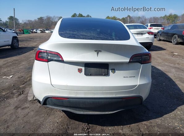 7SAYGDEE5NF385805 2022 TESLA MODEL Y White 