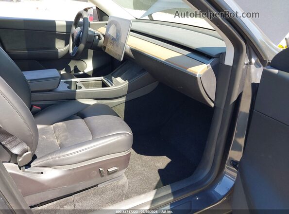 7SAYGDEE5NF389370 2022 TESLA MODEL Y Gray Սալոնի դիմացի տեսք