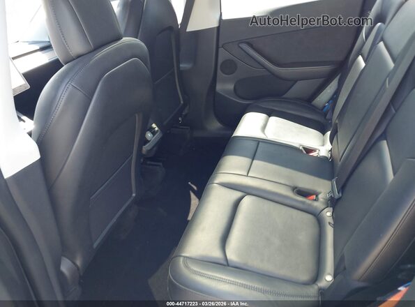 7SAYGDEE5NF389370 2022 TESLA MODEL Y Gray VIN կոդի պիտակի տեսք