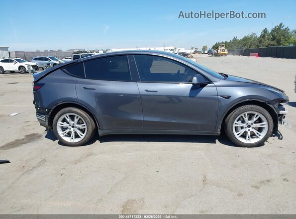 7SAYGDEE5NF389370 2022 TESLA MODEL Y Gray Սալոնի 360 աստիճան տեսք