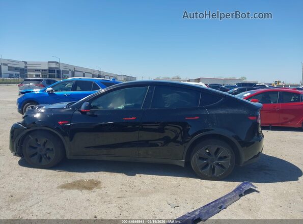 7SAYGDEE5SA345832 2025 TESLA MODEL Y Black Սալոնի հետևի տեսք