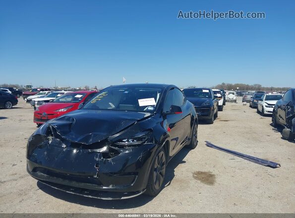 7SAYGDEE5SA345832 2025 TESLA MODEL Y Black Առջևի ձախ երեք քառորդ տեսարան