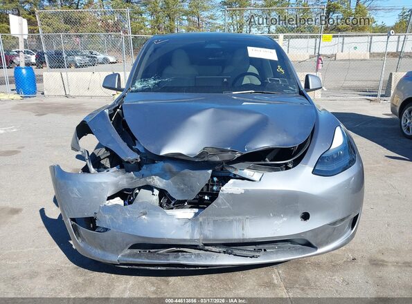 7SAYGDEE6RA326216 2024 TESLA MODEL Y Gray Սալոնի հետևի տեսք