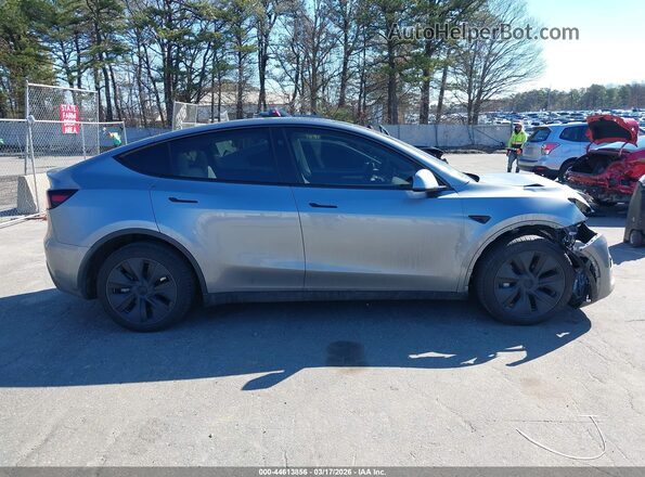 7SAYGDEE6RA326216 2024 TESLA MODEL Y Gray Սալոնի 360 աստիճան տեսք