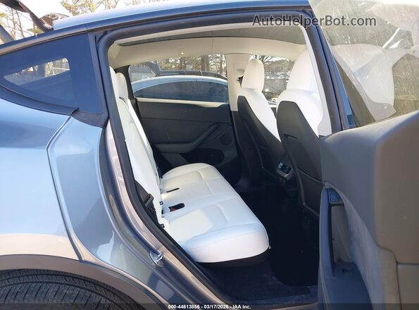 7SAYGDEE6RA326216 2024 TESLA MODEL Y Gray VIN կոդի պիտակի տեսք
