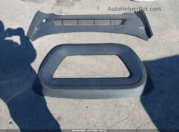 7SAYGDEE6RA326216 2024 TESLA MODEL Y Gray Սարքավորումների վահանակի տեսք