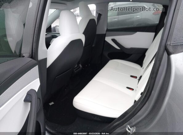 7SAYGDEE6TA466807 2026 TESLA MODEL Y Gray Widok naklejki z numerem VIN