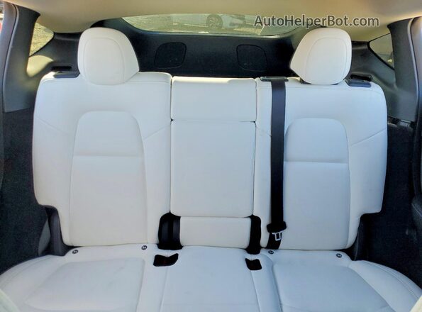 7SAYGDEE7PF601611 2023 TESLA MODEL Красный Вид задних сидений