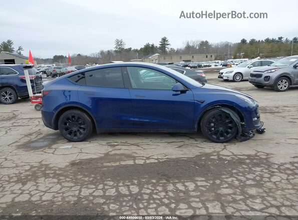 7SAYGDEE7RF986008 2024 TESLA MODEL Y Blue Սալոնի 360 աստիճան տեսք