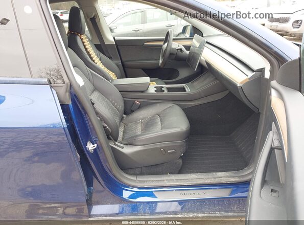 7SAYGDEE7RF986008 2024 TESLA MODEL Y Blue Սալոնի դիմացի տեսք