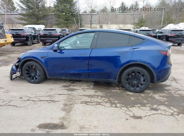 7SAYGDEE7RF986008 2024 TESLA MODEL Y Blue 