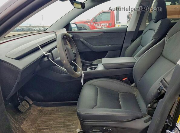 7SAYGDEE7TA490906 2026 TESLA MODEL Black წინა სალონის ხედი