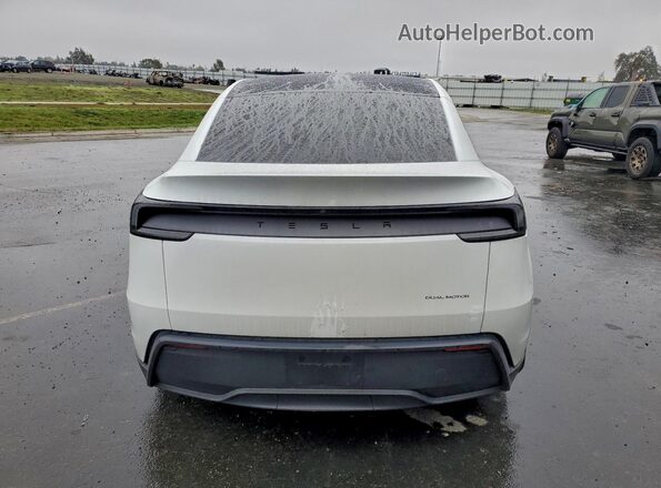 7SAYGDEE7TF358392 2026 TESLA MODEL White Вид ззаду