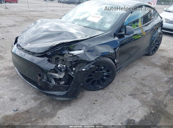 7SAYGDEE8NA005918 2022 TESLA MODEL Y Черный Вид спереди