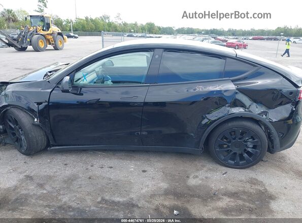 7SAYGDEE8NA005918 2022 TESLA MODEL Y Черный Панорамный вид салона 360°