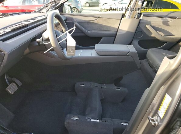 7SAYGDEE8TF329581 2026 TESLA MODEL Silver Front interior view