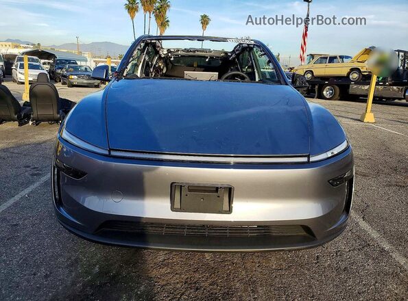 7SAYGDEE8TF329581 2026 TESLA MODEL Silver Front view